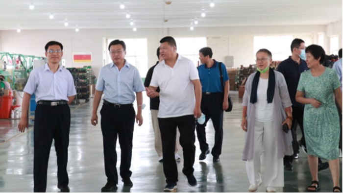 臨沂市地震臺在百華鞋業(yè)開展“防震減災(zāi)科普宣傳進企業(yè)”主題活動